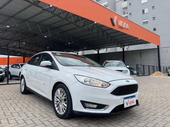 FORD FOCUS 2.0 SE PLUS 16V FLEX 4P POWERSHIFT